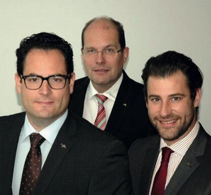 <strong>Geschäftsleitung<br>
Walter Bösch GmbH & Co KG</strong><br>
Mag. Robert Grellet, Dr. Robert Janschek und Dr. Linus Grellet Bild: Mag. Robert Grellet, Dr. Robert Janschek und Dr. Linus Grellet